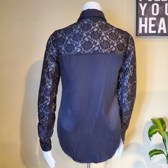 Guess lace/velvet button down shirt - Picture 2 of 7